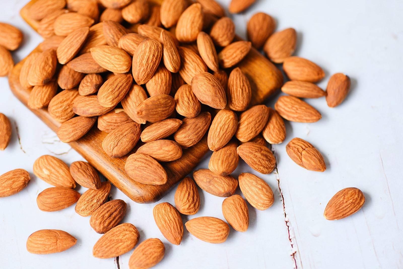 Almonds nuts - Are Nuts Healthy for Me to Eat