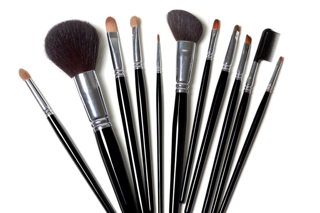 What Happens When you Don't Clean your Makeup Brushes