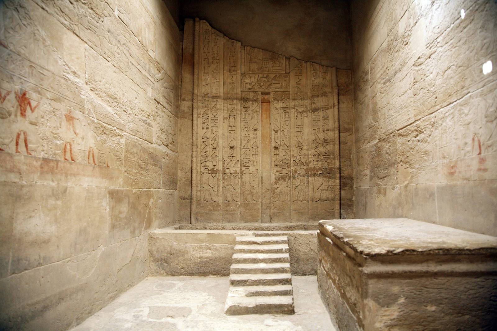 ancient egyptian room 