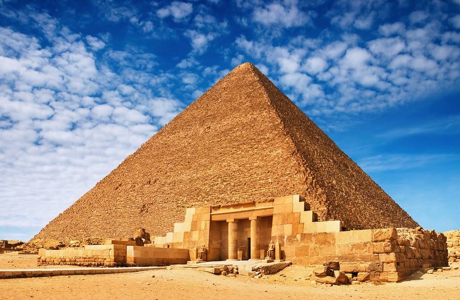 The Great Pyramids of Giza – World Wonders