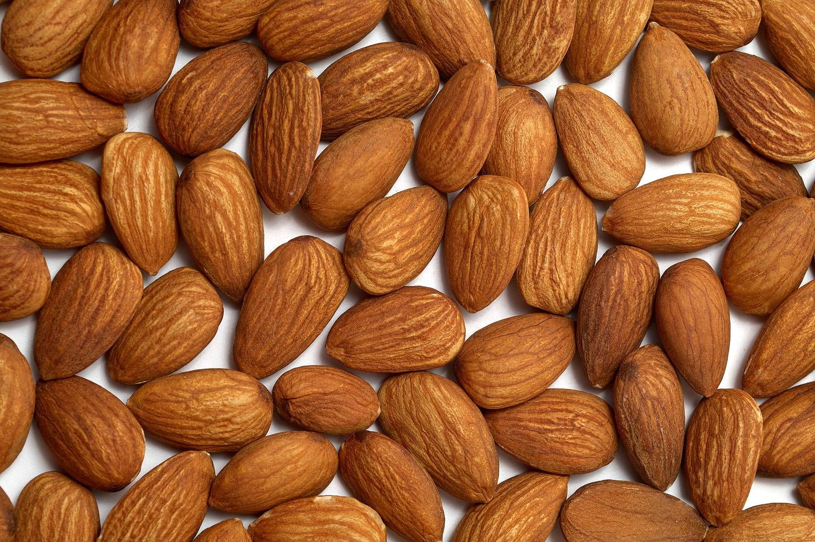 Almonds, Foods That Boosts Your Mood