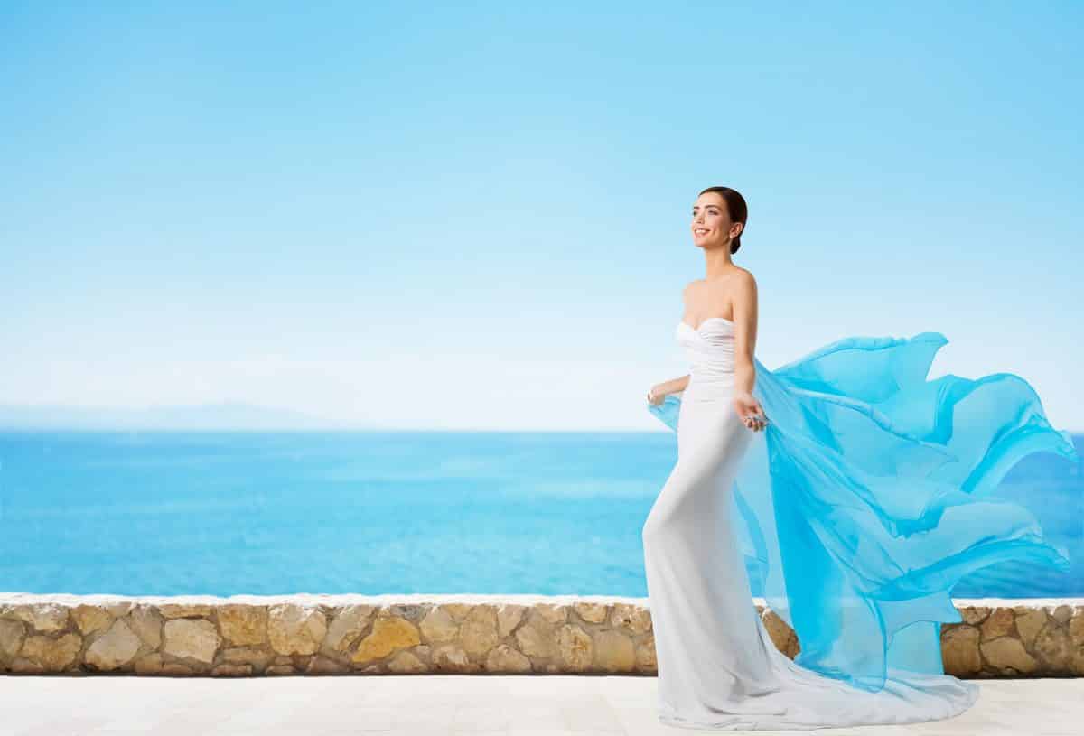 Best Ways to Save on Wedding Dresses (3)