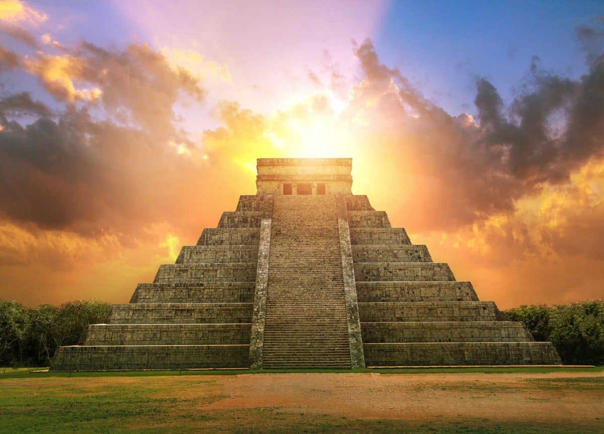 Chichen Itza, Mayan Pyramid of Kukulcan El Castillo at sunset