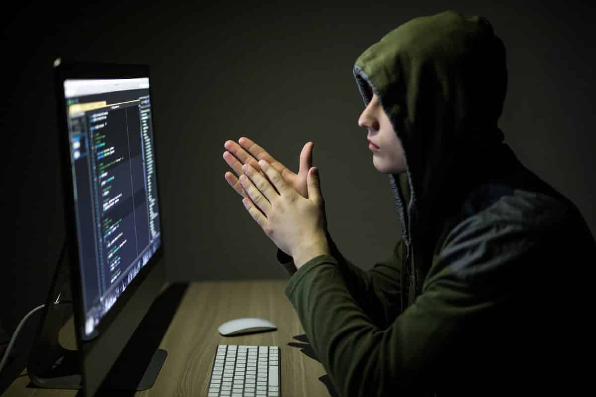 Top 3 Pro Tips on Avoiding Becoming a Victim of Cyber-crime