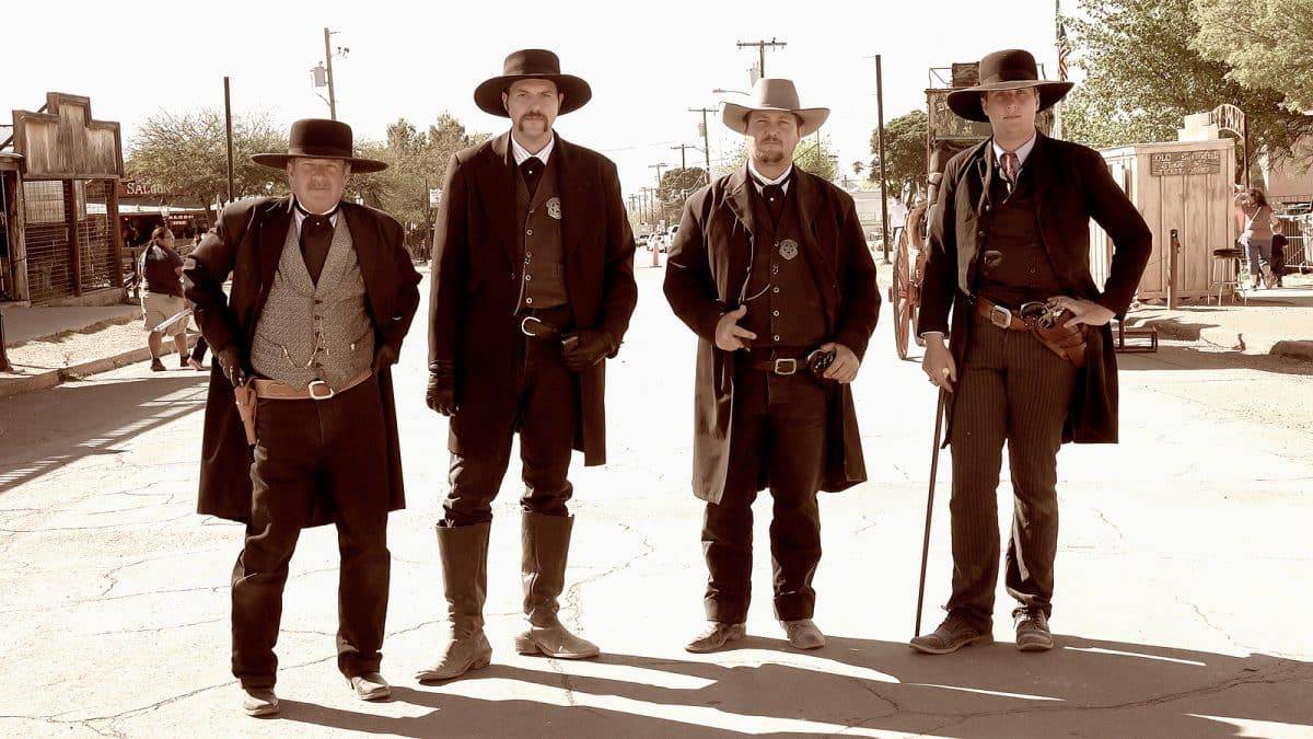 Gunfighters reenact