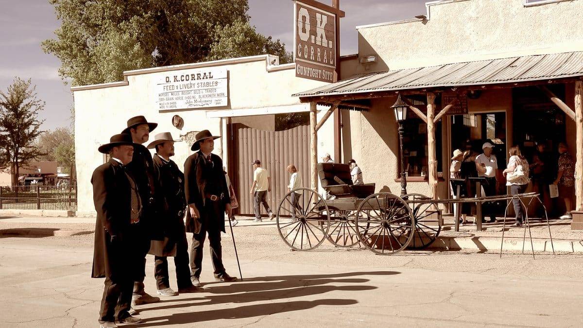 Gunfighters reenact