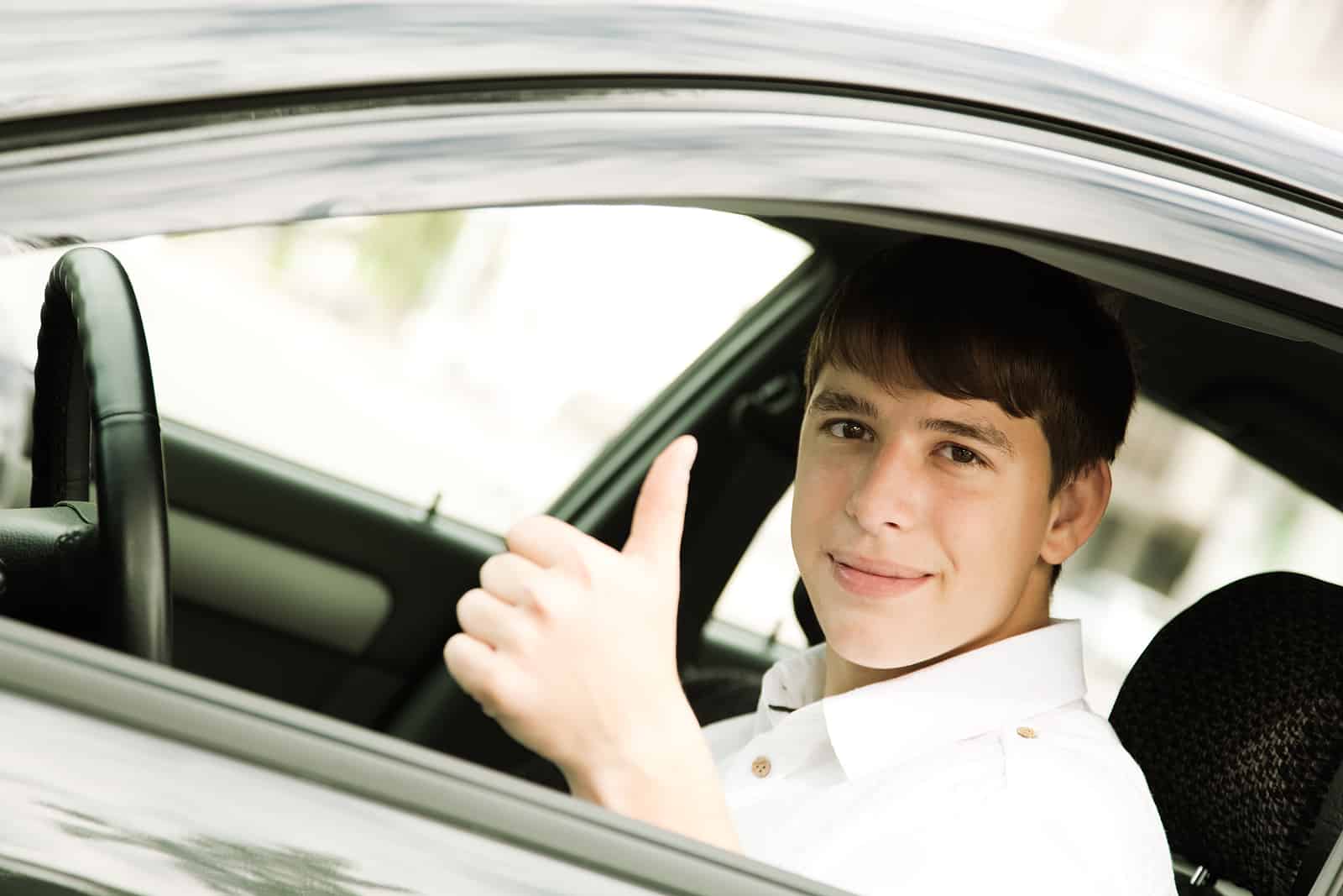 Keys to Defensive Driving for Teens