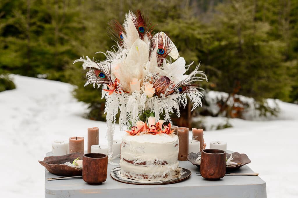 Christmas wedding cakes