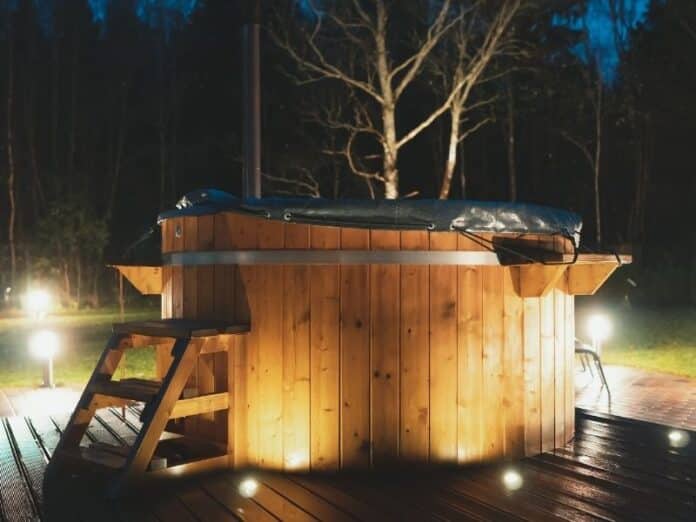 Tips for Closing Your Hot Tub in the Fall