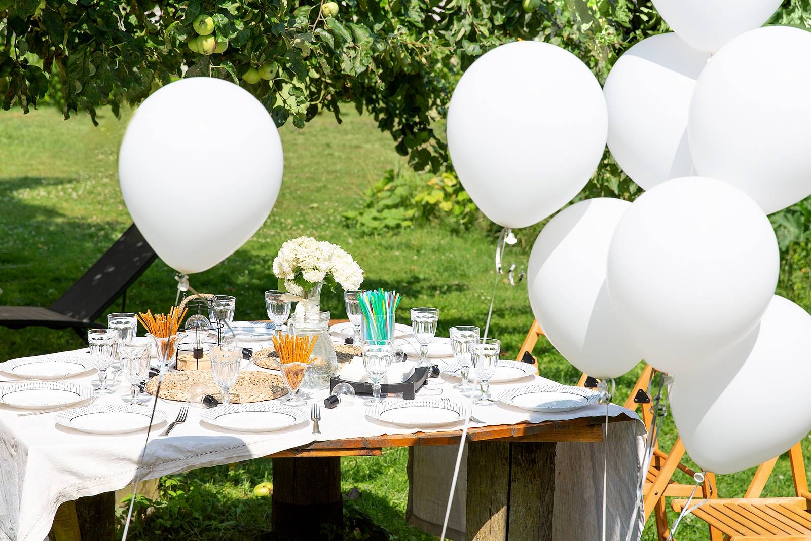 How To Throw the Perfect Garden Backyard Party 2