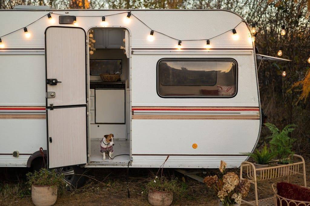 How to Make a Small Motorhome Feel Bigger (2)