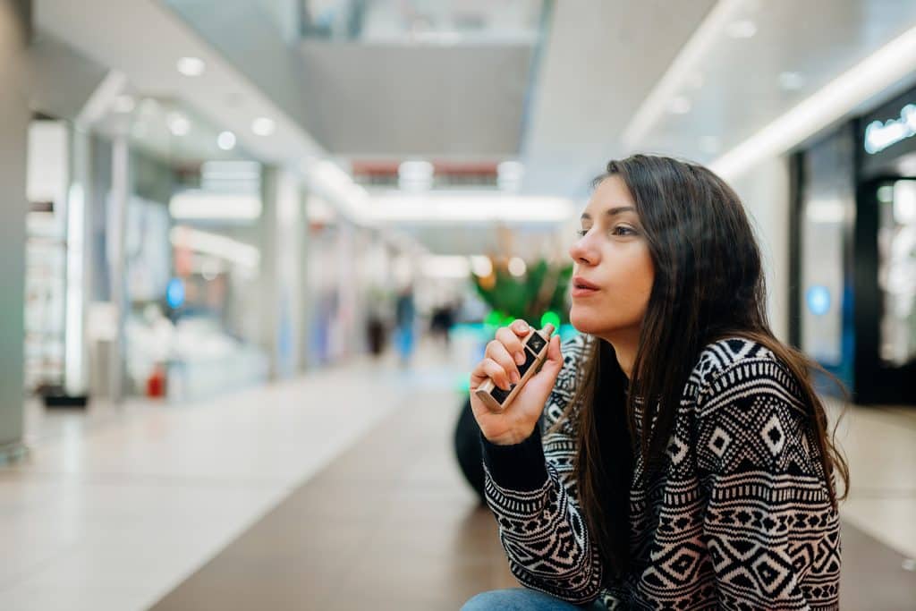 Airport Smoking Lounge Areas - A Guide for Travelers 3